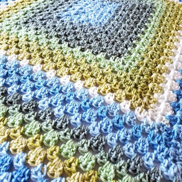 Crochet BABY BLANKET AFGHAN Lap Granny Square 29"x 29" Blue White Green New - Picture 3 of 9